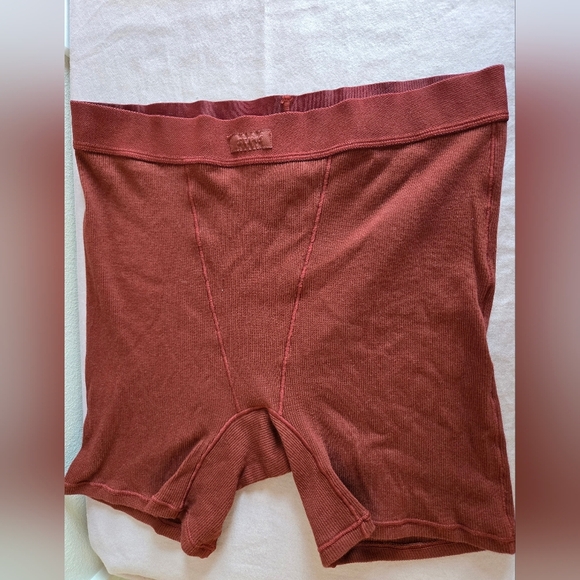 SKIMS Cotton Rib Boxer Shorts – Sangria – Size Large (12-14) – SOLD OUT - Picture 2 of 8